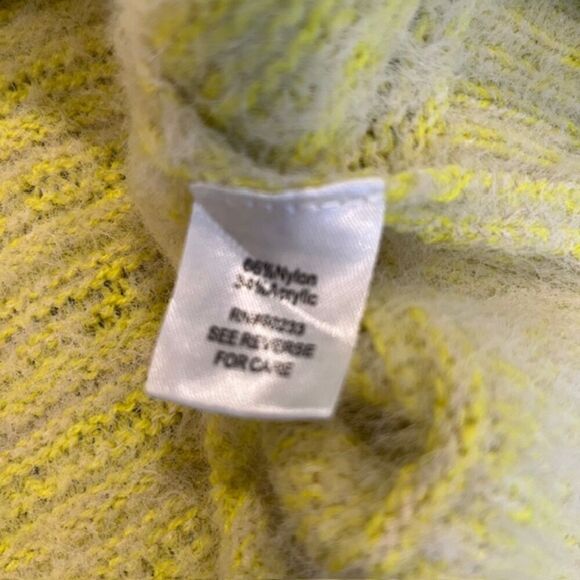 Kendall & Kylie Lemon Lime Eyelash Knit Fuzzy Oversized Cropped Sweater Size XS - Picture 6 of 12